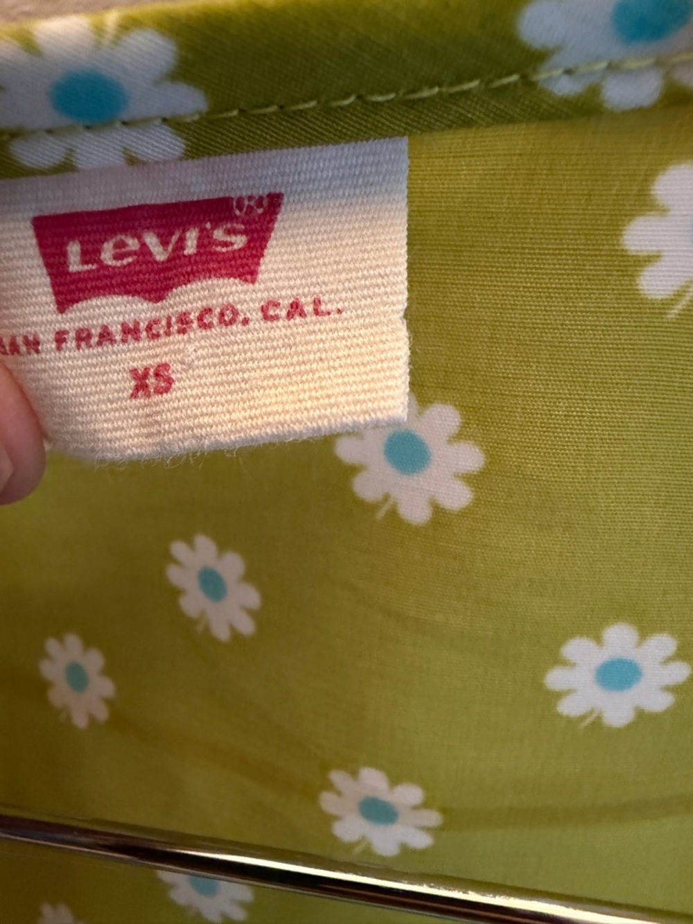 Levi's Lime Green Daisy Tie-Front Puff Sleeve Top - Picture 3 of 5